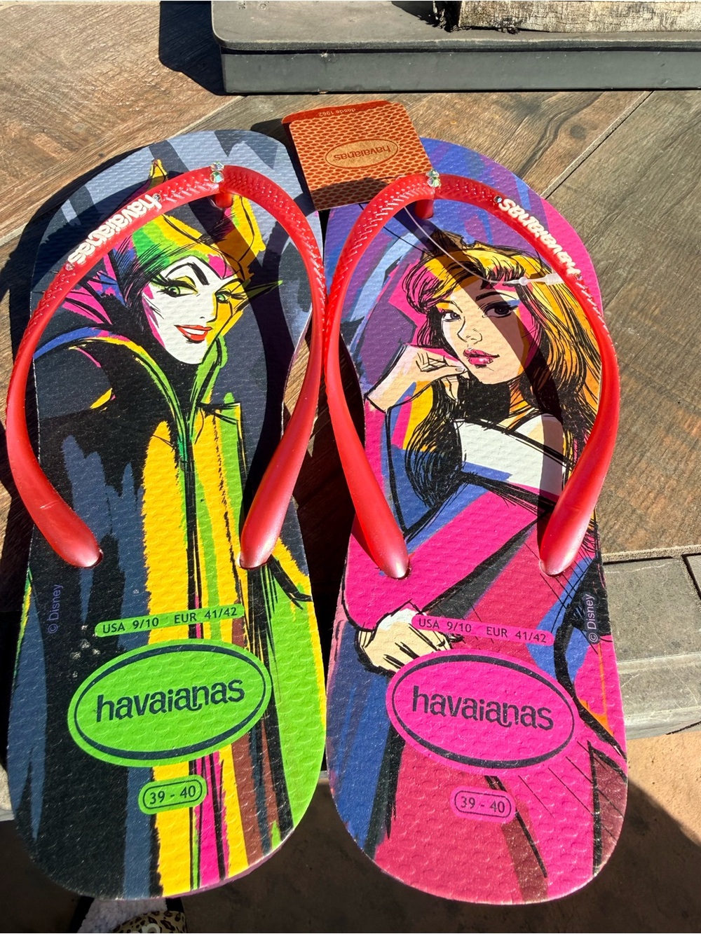 Havaianas NWT 1 of a kind Custom Swarovski Women's Disney Graphic Flip Flops9/10